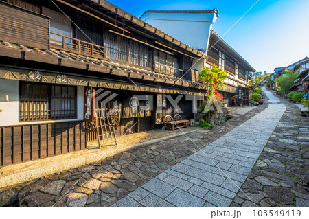 岐阜県　中津川市　中山道　馬籠宿 103549419