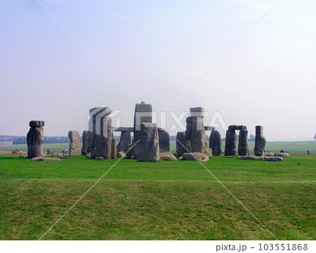 英国 ソールズベリーの古代遺跡 環状列石 ストーン・ヘンジ 英国 ソールズベリーの古代遺跡 環状列石 ストーン・ヘンジ 103551868