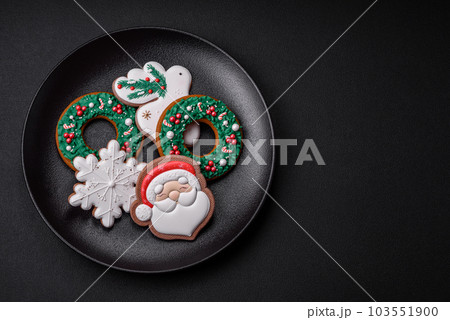 Fresh delicious baked christmas or new year gingerbread cookies 103551900