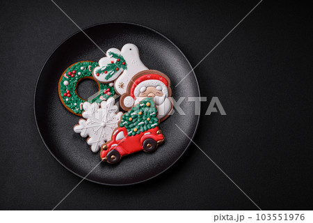 Fresh delicious baked christmas or new year gingerbread cookies 103551976