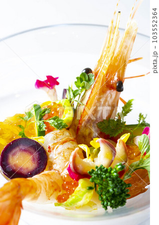 エビのシーフードサラダ 103552364