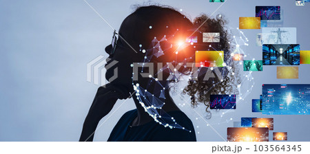 考える女性と映像コンテンツイメージ 考える女性と映像コンテンツイメージ 103564345