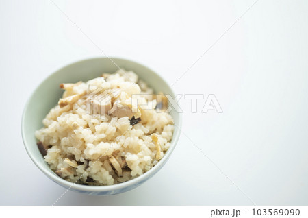 おふくろの味炊き込みご飯 103569090