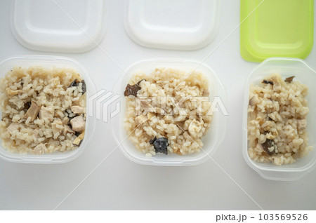 炊き込みご飯を小分け冷凍 炊き込みご飯を小分け冷凍 103569526