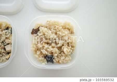 炊き込みご飯を小分け冷凍 炊き込みご飯を小分け冷凍 103569532