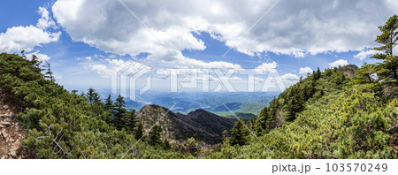女峰山　山頂付近からのパノラマ眺望（南側） 103570249