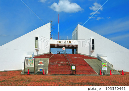 【岡山県】晴天のRSKバラ園(パルク) 【岡山県】晴天のRSKバラ園(パルク) 103570441