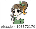 悩む女の子 103572170