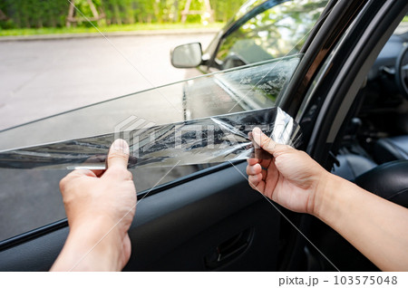 Car side window film removal and tinting installation Car side window film removal and tinting installation 103575048