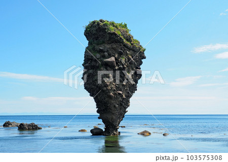 えびす岩/北海道余市町白岩町の海岸 えびす岩/北海道余市町白岩町の海岸 103575308