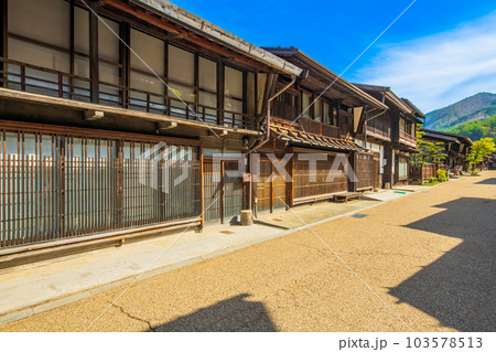 長野県 塩尻市 中山道 奈良井宿の町並み 長野県 塩尻市 中山道 奈良井宿の町並み 103578513