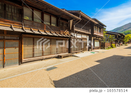 長野県 塩尻市 中山道 奈良井宿の町並み 長野県 塩尻市 中山道 奈良井宿の町並み 103578514
