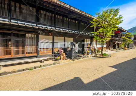 長野県 塩尻市 中山道 奈良井宿の町並み 長野県 塩尻市 中山道 奈良井宿の町並み 103578529