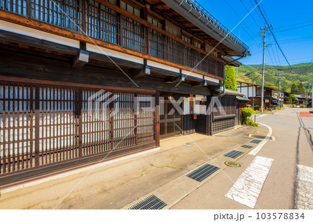 長野県　長和町　中山道　和田宿の町並み 103578834