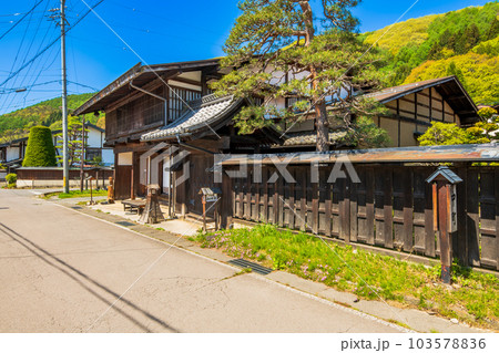 長野県　長和町　中山道　和田宿の町並み 103578836
