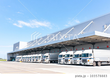 トラック運送会社の物流センター トラック運送会社の物流センター 103578883