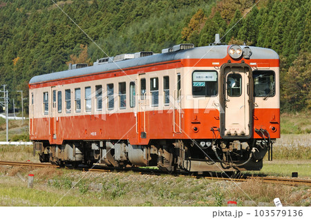 大糸線　姫川ー頸城大野　JR西日本　キハ52-115（糸魚川） 103579136