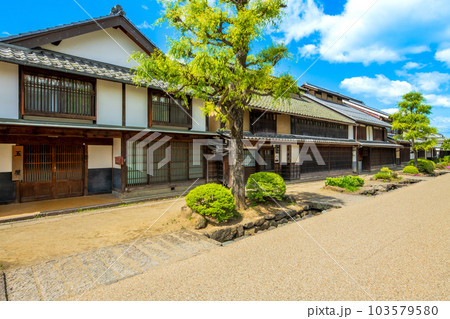 長野県　東御市　北国街道　海野宿の町並み 103579580