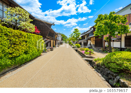 長野県　東御市　北国街道　海野宿の町並み 103579657