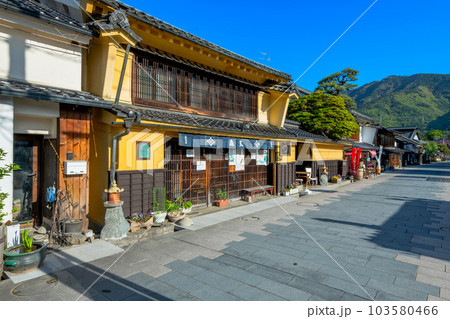 長野県　上田市　北国街道　上田宿の町並み 103580466