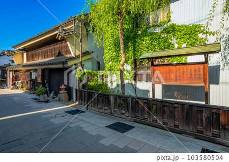 長野県　上田市　北国街道　上田宿の町並み 103580504