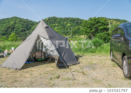 【中津川河川敷でオートキャンプ　設営を完了】 103581797