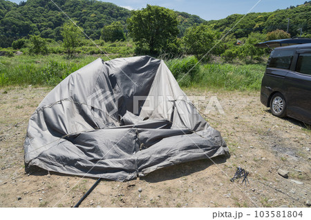 【中津川河川敷でオートキャンプ ワンポールを抜いてテントをつぶす】 【中津川河川敷でオートキャンプ ワンポールを抜いてテントをつぶす】 103581804