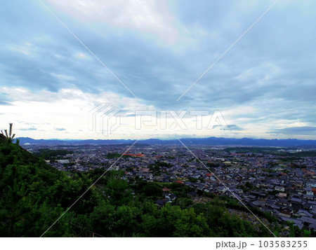 奉納山より望む出雲の街並み(島根県出雲市) 103583255