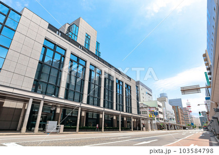 柾谷小路の街並み　(第四北越銀行 本店前) 103584798