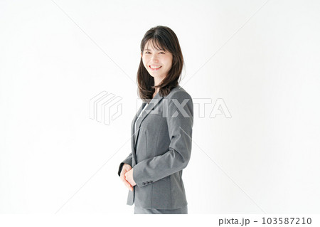 ビジネス　女性　ポートレート 103587210