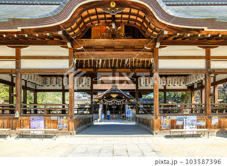 京都、藤森神社の拝殿 京都、藤森神社の拝殿 103587396