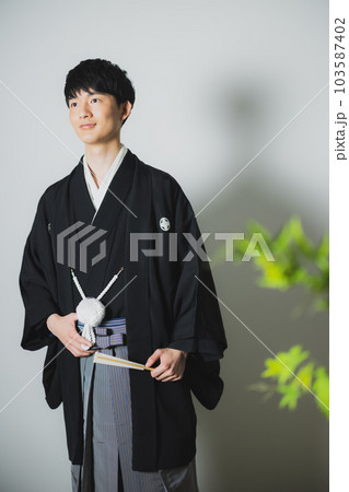 紋付袴の男性 紋付袴の男性 103587402