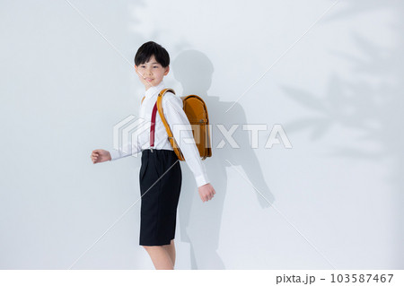小学生の男の子 小学生の男の子 103587467
