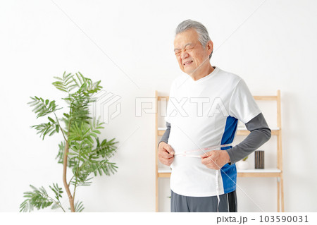 シニア男性　スポーツウエア　ダイエット　おなか 103590031