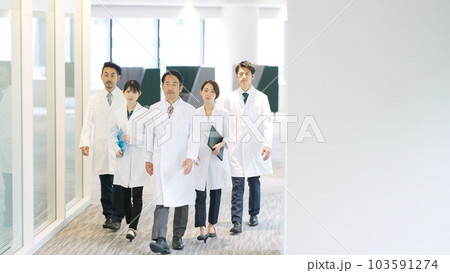 歩く医師たち 歩く医師たち 103591274