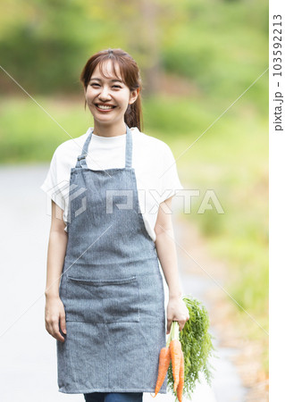 女性　田舎暮らし 103592213