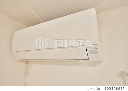エアコン　空調機　イメージ　室内機 103598455