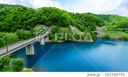 秋田県宝仙湖のきれいな湖水 玉川ダム 秋田県宝仙湖のきれいな湖水 玉川ダム 103599754