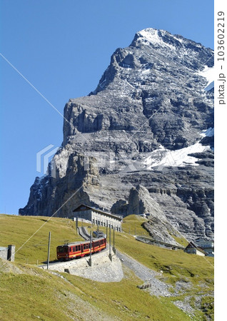 スイスの登山鉄道 スイスの登山鉄道 103602219