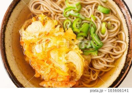 野菜のかき揚げそば 野菜のかき揚げそば 103606141