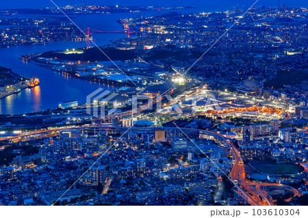 皿倉山から見る北九州の夜景 103610304