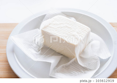 豆腐の水切り 103612919