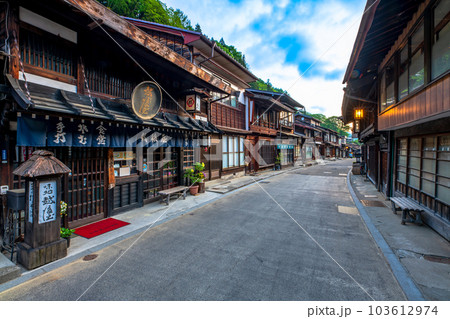 長野県 中山道 奈良井宿の町並み 長野県 中山道 奈良井宿の町並み 103612974