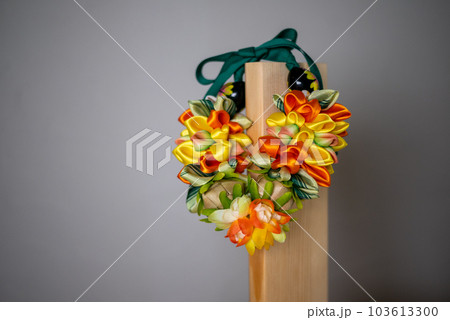 ハンドメイドのハワイアンリボンレイのチャーム 103613300