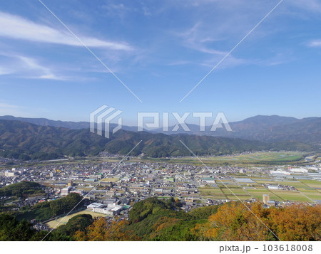冨士山より望む大洲盆地(愛媛県大洲市) 冨士山より望む大洲盆地(愛媛県大洲市) 103618008