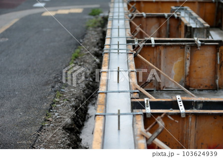新築住宅の基礎工事　イメージ 103624939