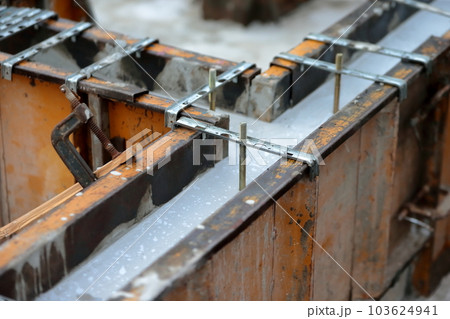 新築住宅の基礎工事　イメージ 103624941