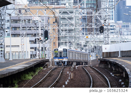 電車 電車 103625324