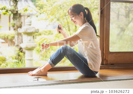 女性　ビューティー　スキンケア 103626272