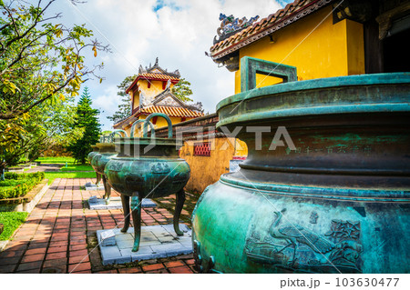 Dynasty Urns 103630477